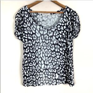 🌿GAP Leopard Print Short Sleeve Top